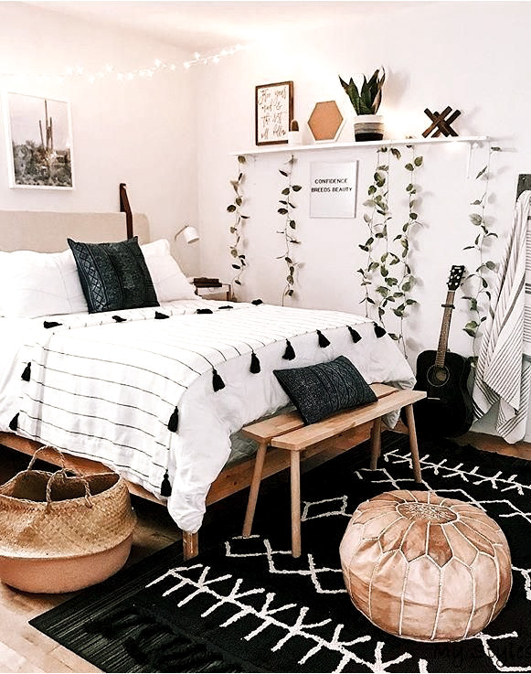 10 Bright and Airy Black and White Boho Bedroom Ideas