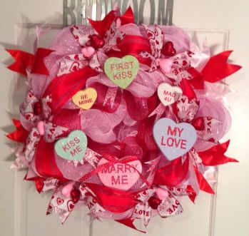 Beautiful Valentines Day Wreath Decor Ideas 43