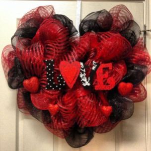 Beautiful Valentines Day Wreath Decor Ideas 55