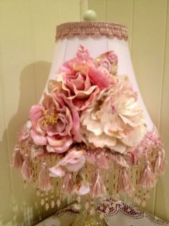 Cute Shabby Chic Home Decoration Ideas That You Can Try 21