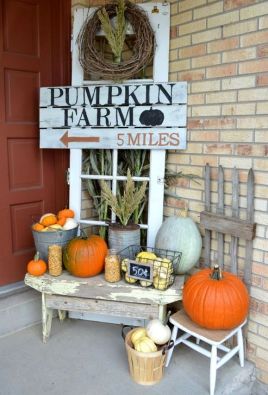 Magnificent DIY Farmhouse Fall Decor Ideas On A Budget 27