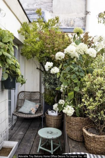 Adorable Tiny Balcony Home Office Decors To Inspire You 49